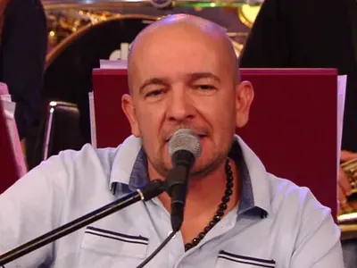 Годжи чака бебе! 25-годишната красавица Надежда дарява със син музиканта през януари