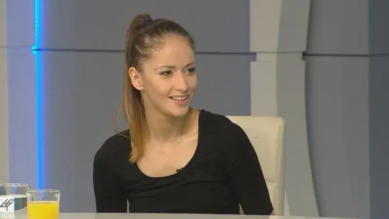 Грацията Неви Владинова едва свалила гаджето си