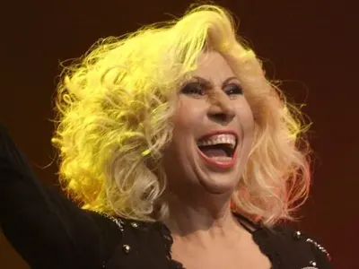 Хакнаха фейсбука на Силвия Кацарова