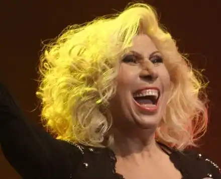 Хакнаха фейсбука на Силвия Кацарова