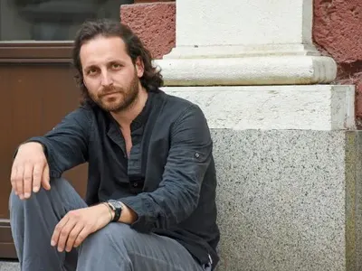 Иван Юруков пусна език на жена си насред улицата