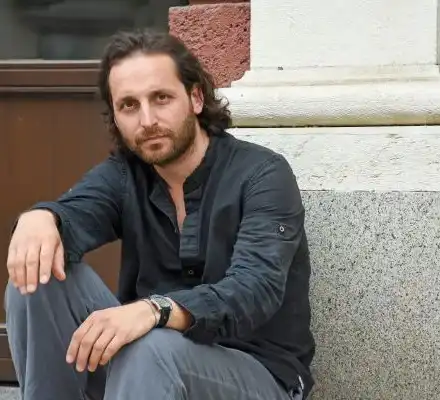 Иван Юруков пусна език на жена си насред улицата