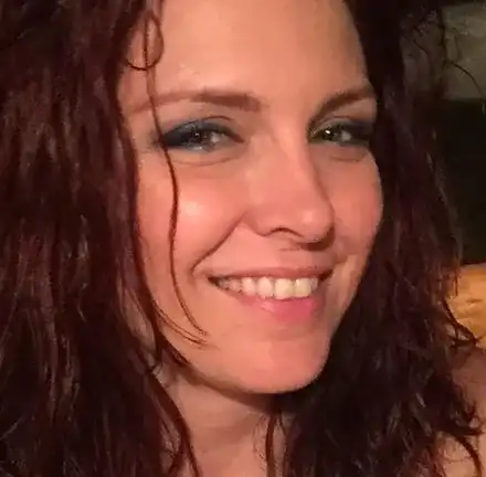 Жени Калканджиева  си сменя кръвта срещу 15 000 евро с Вампирски лифтинг!