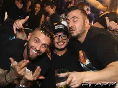 Коцето награби Линдарева пред жена си (Скандални снимки)