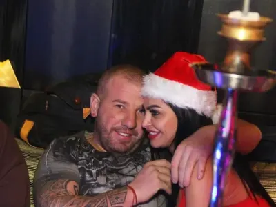 Коцето пак кръшка на жена си! Певецът и Динко се отдадоха на разврат (Снимки)