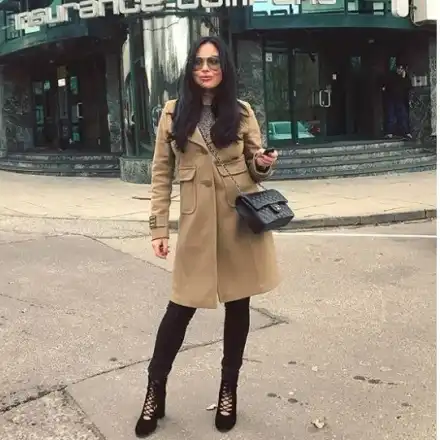 Лили Клюкарката чака бебе