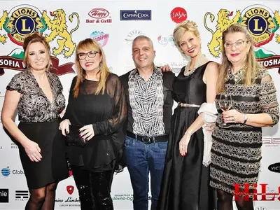 Лорд Минчев не спи!  „Гилотина“ -та свисти: Дилов син, син-зелен, Ники Кънчев – модна жалба за младост, кисела мода за Марги Хранова + още и снимки