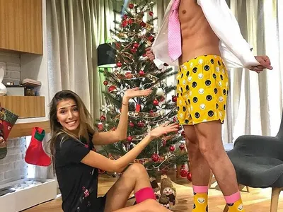 Лорд Минчев пусна Гилотината: Петканови се разпищолиха модно, магаренце конкурира Фънки, Ажда с палто като балони + още и СНИМКИ