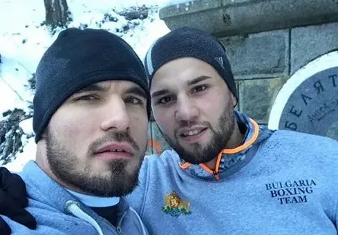 Мъжете на Деси Слава и Златка Райкова първи дружки