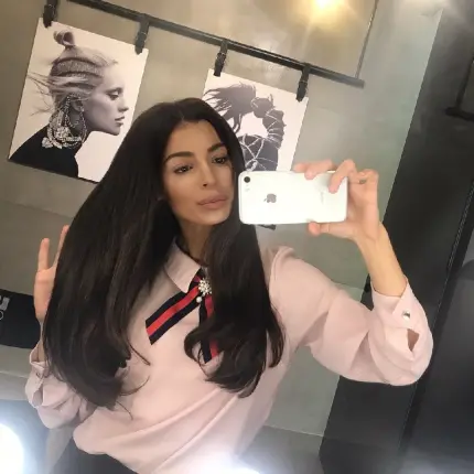 МЕГЗ врътна собственоръчно баница на моделките си и гаджетата им (СНИМКИ)