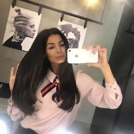 МЕГЗ врътна собственоръчно баница на моделките си и гаджетата им (СНИМКИ)