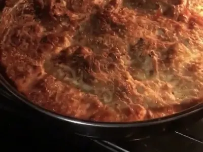 МЕГЗ врътна собственоръчно баница на моделките си и гаджетата им (СНИМКИ)