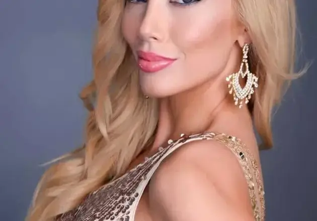 Мис Свят се сгоди