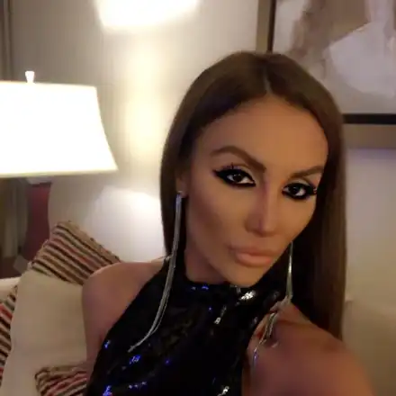 Моника Валериева прибра 20 бона от приятел