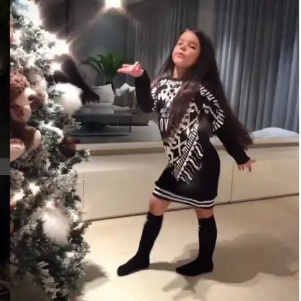 Никол на Николета с коса до кръста