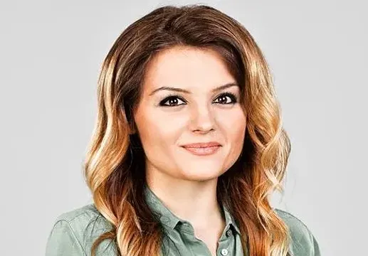 Петя Дикова се втали до неузнаваемост! (Вижте тайната на щерката на Аня Пенчева)