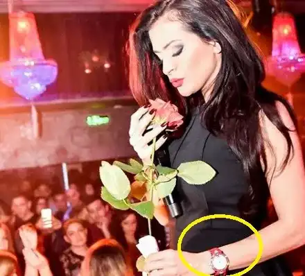 Преслава се изкърти да се хвали: Вижте Павел какъв часовник ми подари! (СНИМКИ)