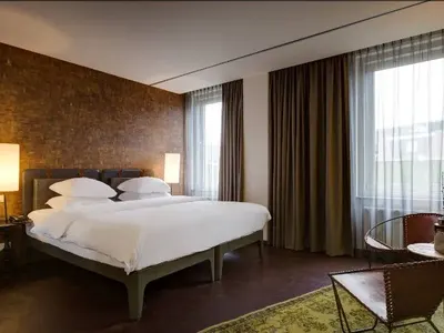 Щерката на Фатик пръсна 5 бона за хотел в Амстердам (СНИМКИ)