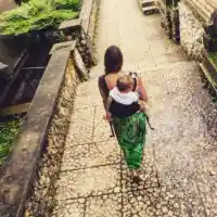 Силвия Петкова не се отделя от бебето си (Бившата на Калин Врачански заведе Сива на Бали)