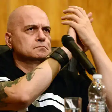 Слави крие в сейф часовници за 500 000 лева