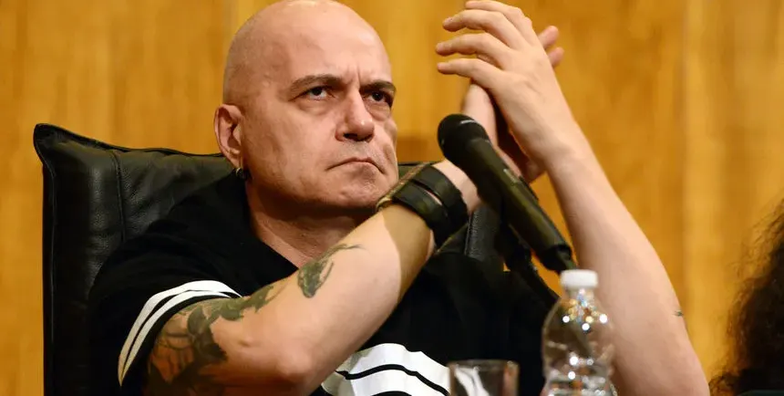 Слави крие в сейф часовници за 500 000 лева