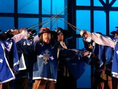 Тримата мускетари завземат НДК на 14 декември