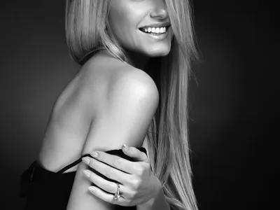 Уникална! Анелия с визия тип Ким Кардашян! Певицата разби клишетата с ТЕЗИ СНИМКИ (Много са палави, ВИЖТЕ)