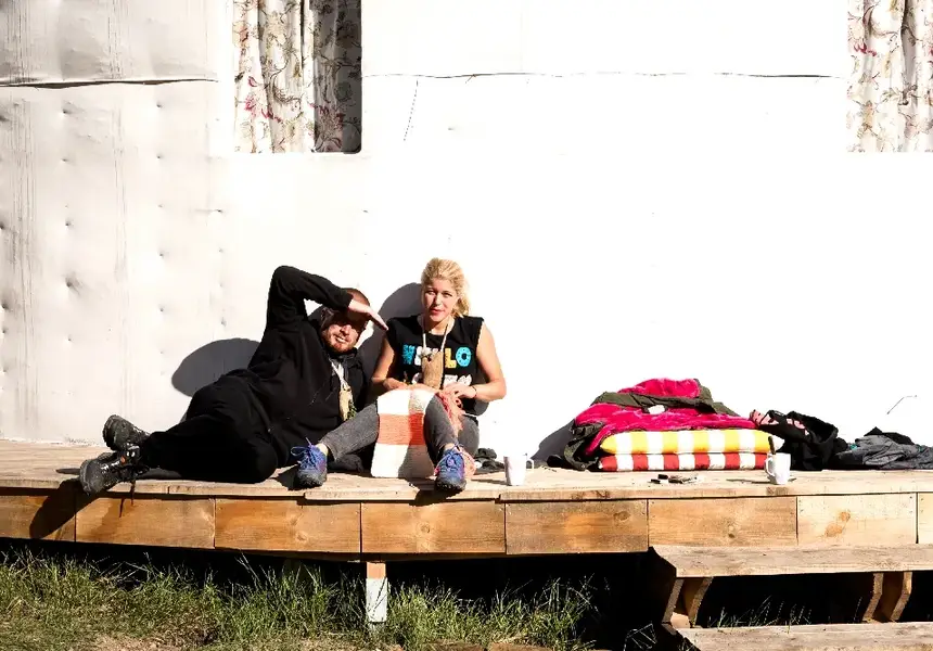 Вдовицата от „Фермата“ е строга господарка, вече има роб