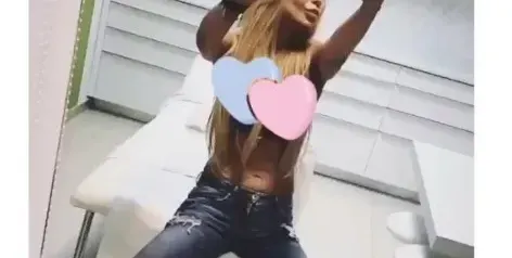 Венета Харизанова се пусна без горнище