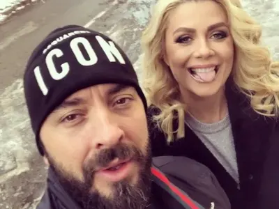 Венета Райкова изтрещя! Пее „Шушана“ с цяло гърло и върти кючеци