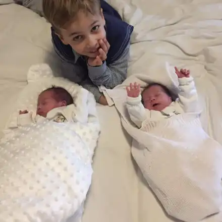 Вижте новородените племенници на Жоро Илиев! (Уникални снимки)