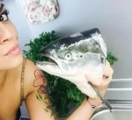 ЗАГАДКА! На кого се е метнала Деси Цонева?