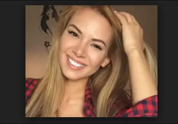 Актриса от „София ден и нощ” зубри докато пуши