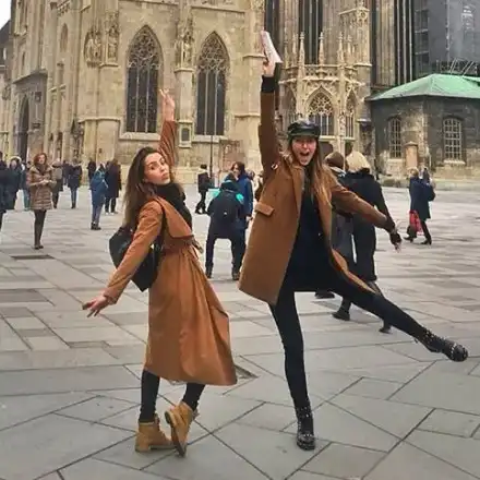 Александра Богданска на екскурзия във Виена за ЧРД без Петканов!