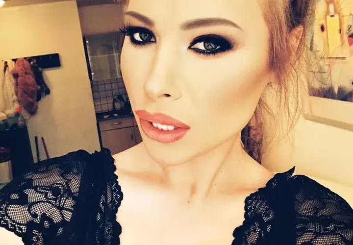 Анастасия се снима по бельо на минус 13 градуса