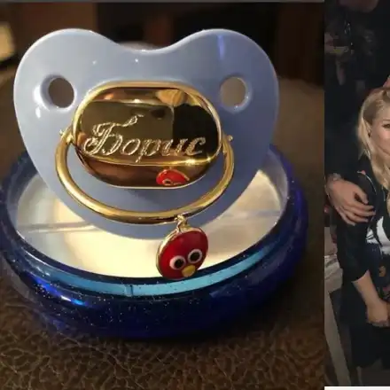 Бебето на Деси Слава смуче златен биберон! Певицата стана 85 кила, сваля ударно, за да се върне на работа