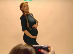 Честито! Магда роди момиченце