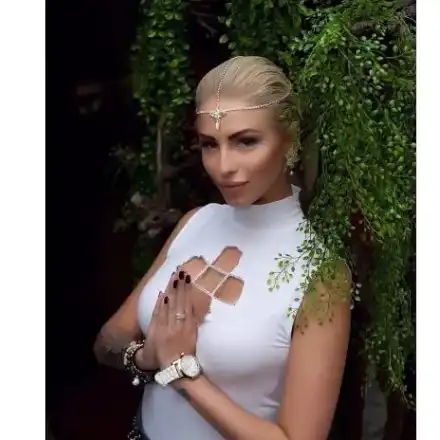 Цвети Стоянова напомпа яко гърдите! Развила е тежка мания към разкрасяването със скалпел, легна за 13-а операция