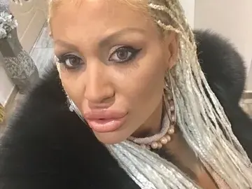 Джулиана Гани го направи с мъжа си в... солариума (Горещо фото)