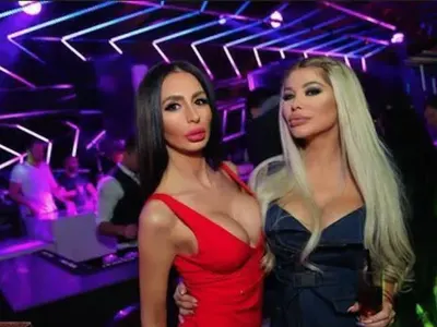 Екс футболни гаджета станаха дружки