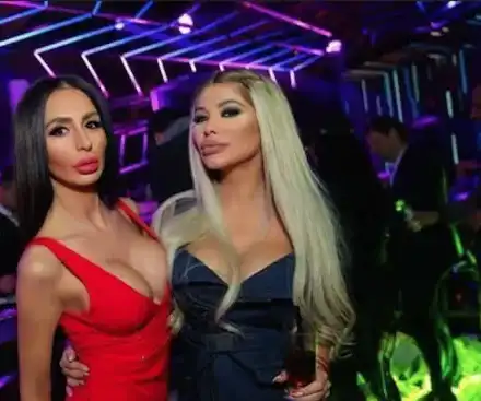 Екс футболни гаджета станаха дружки