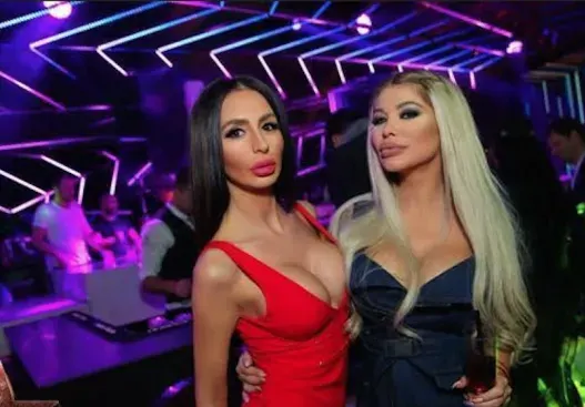 Екс футболни гаджета станаха дружки