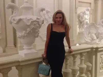 Ексклузивно в HotArena! Емилия отново трета цигулка и при новия й! Сириецът Башур си направил харем, вижте коя известна миска издържа (Снимки на любовниците му и жена му)