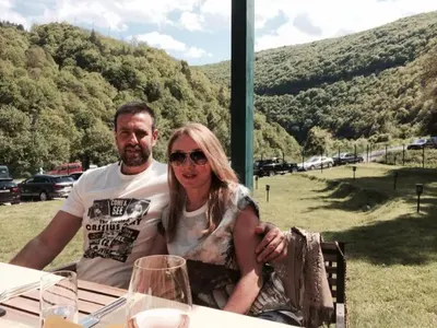 Ексклузивно в HotArena! Емилия отново трета цигулка и при новия й! Сириецът Башур си направил харем, вижте коя известна миска издържа (Снимки на любовниците му и жена му)