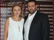 Ексклузивно в HotArena! Емилия отново трета цигулка и при новия й! Сириецът Башур си направил харем, вижте коя известна миска издържа (Снимки на любовниците му и жена му)