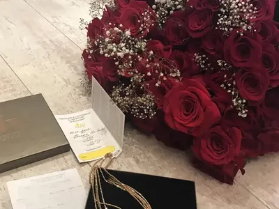 Ексклузивно в HotArena! Моника Валериева заби милионер от Катар! (Много снимки)