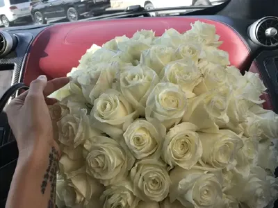 Ексклузивно в HotArena! Моника Валериева заби милионер от Катар! (Много снимки)