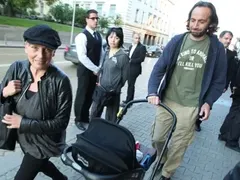 Елена Йончева заряза бебето Тео! Депутатството изяжда времето на журналистката