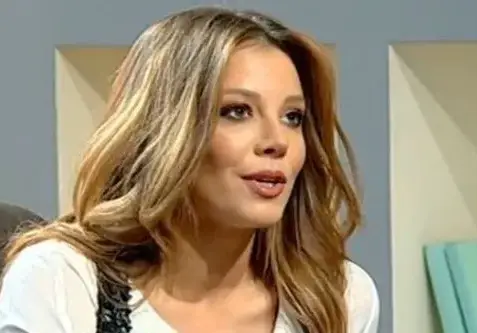 Емилия само на салати (Певицата шести месец се мъчи да отслабне)