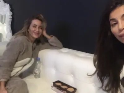 Енджи Касабие и Мегз се обясняват в любов